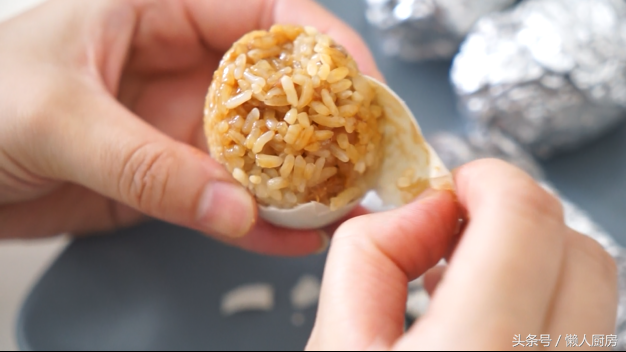 生鸭蛋腌咸了快速变淡，鸭蛋太咸怎样变淡（还省去了不会包的麻烦）