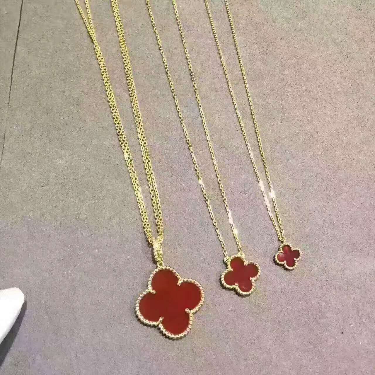 四叶草的含义是什么，四叶草的含义是什么花（送四叶草代表什么含义）