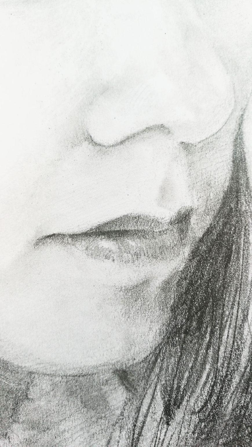 嘴巴铅笔画画法教程，铅笔画嘴唇教程（素描入门步骤分享——《翡翠耳钉》）