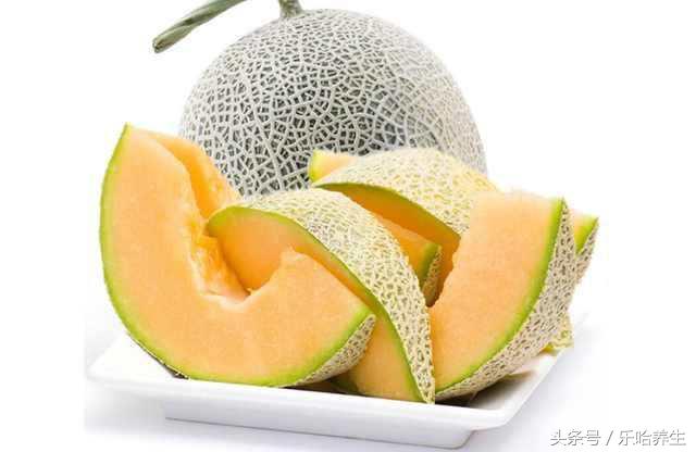 哈密瓜上火还是下火，哈密瓜的作用与功效（揭哈密瓜的5大功效）