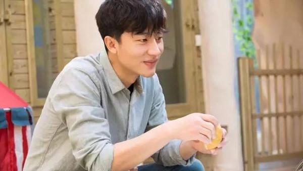 演员黄轩的老婆简介，黄轩个人资料简介（黄轩的老婆是李倩的吗）