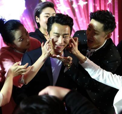 演员黄轩的老婆简介，黄轩个人资料简介（黄轩的老婆是李倩的吗）