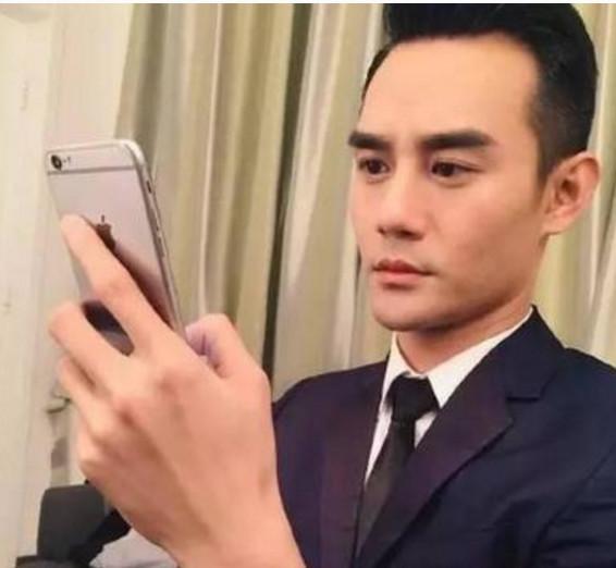 手怎么变细长有骨感又白，怎么让手指变细变长白（手模日薪3万，她的手长怎么样）