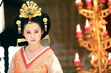 刘彻是汉景帝刘启次子,为王美人(在武帝即位后,被尊为王太后)所生.