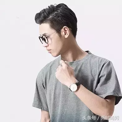 国字脸发型男，国字脸发型男生（男生圆脸、发质比较硬弄什么发型）