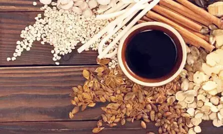 喝中药能喝绿豆汤吗，喝绿豆汤的五大禁忌（这类人千万不能喝绿豆汤）