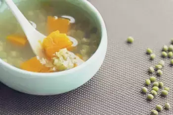 喝中药能喝绿豆汤吗，喝绿豆汤的五大禁忌（这类人千万不能喝绿豆汤）