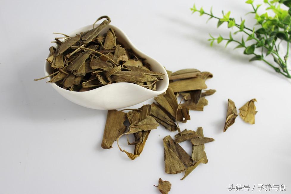 银杏茶的功效与作用有哪些，银杏叶茶有什么作用（银杏叶如何处理才能喝）