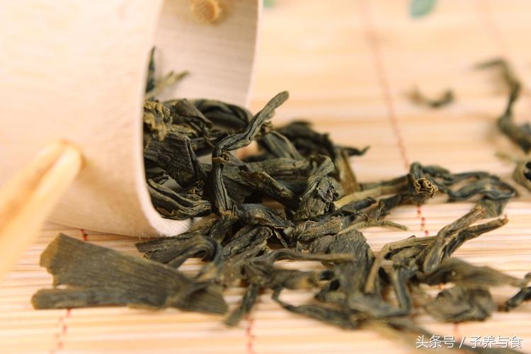 银杏茶的功效与作用有哪些，银杏叶茶有什么作用（银杏叶如何处理才能喝）