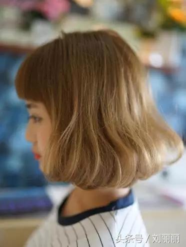 荷叶头发型图片，女生圆脸适合什么类型的发型（2017最美烫发“荷叶头”）