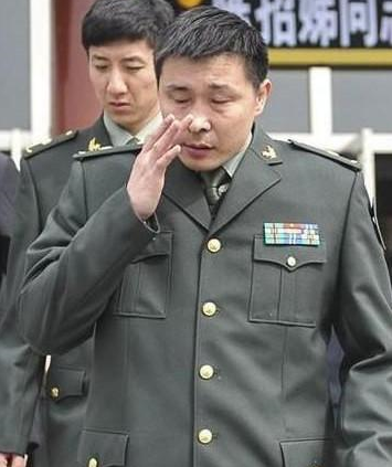 刘玉栋军衔,八一队刘玉栋军衔(既是篮球运动员也是军人)