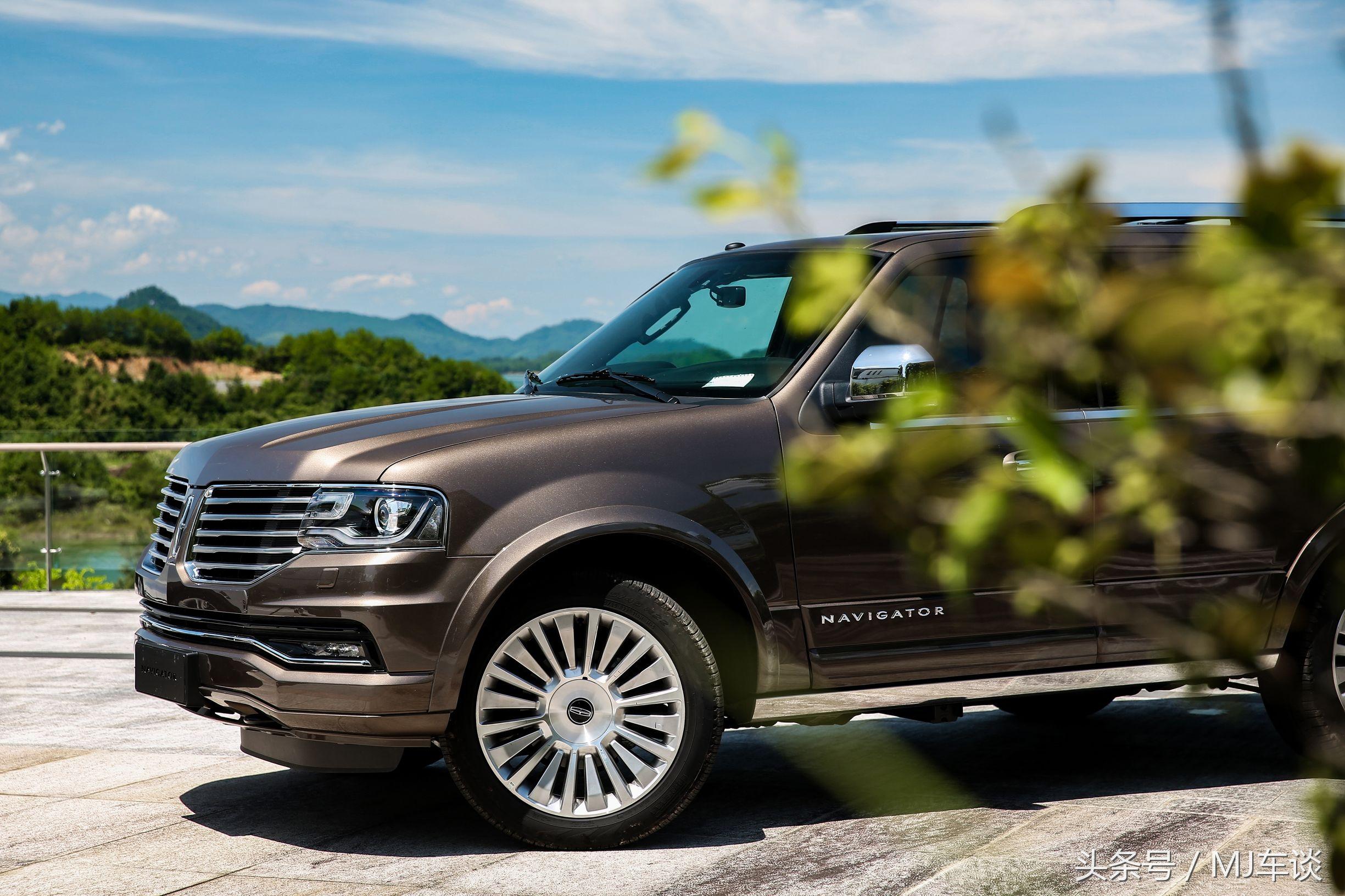 那么navigator这个大家伙就是完完全全的纯种美式suv