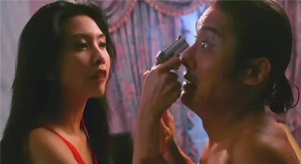 说道和成龙大哥玩花式动作,还是《城市猎人》中的邱淑贞在行,不过大圣