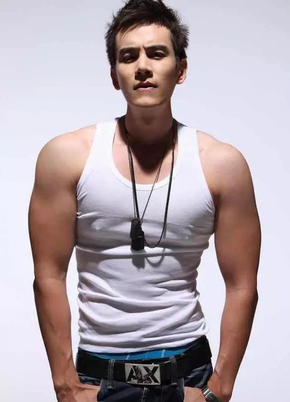 李琳演过的电视剧，小李琳前老公（助任泉开餐厅跟黄奕齐名的她始终不红）