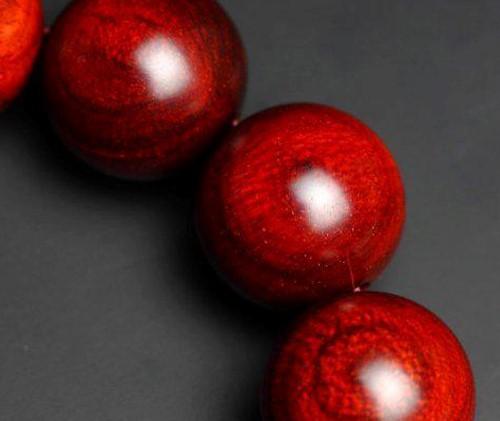 佛珠颗数对照表，佛珠35个是啥意思（详解小叶紫檀手串等级划分及对应价位）