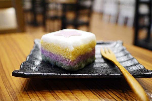 彩虹马卡龙的做法，马卡龙的做法和步骤（新一代疗愈系彩虹甜点）