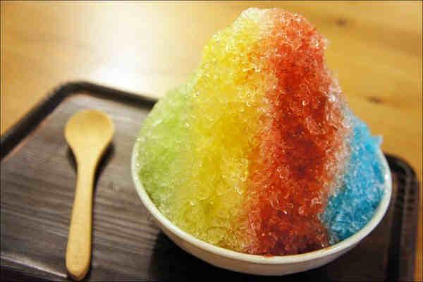 彩虹马卡龙的做法，马卡龙的做法和步骤（新一代疗愈系彩虹甜点）