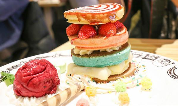 彩虹马卡龙的做法，马卡龙的做法和步骤（新一代疗愈系彩虹甜点）