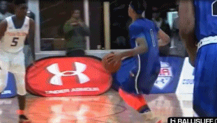 篮球快攻中如何运球，快攻怎么运球（技术解析单侧左右变向过人）