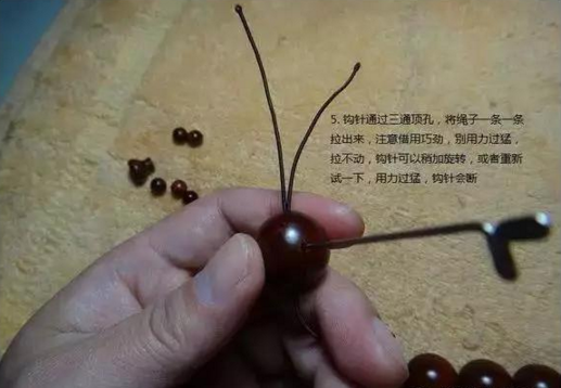 串珠手链怎么打结，佛珠手链打结（有了这个穿珠打结图解）