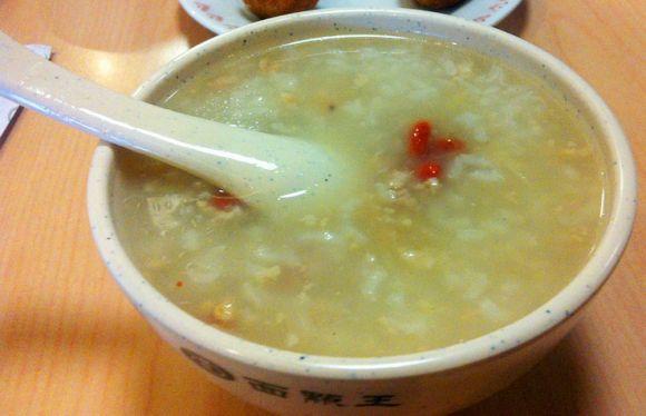 麦片粥简单做法，麦片和燕麦片的区别（几种不同的燕麦粥做法）