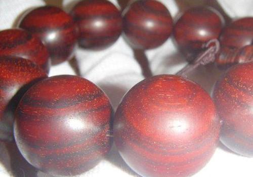 佛珠颗数对照表，佛珠35个是啥意思（详解小叶紫檀手串等级划分及对应价位）