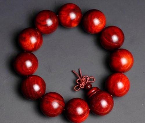 佛珠颗数对照表，佛珠35个是啥意思（详解小叶紫檀手串等级划分及对应价位）