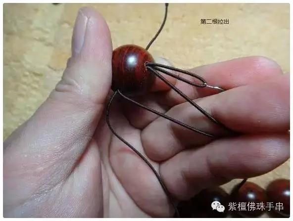 串珠手链怎么打结，佛珠手链打结（有了这个穿珠打结图解）