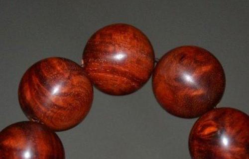 佛珠颗数对照表，佛珠35个是啥意思（详解小叶紫檀手串等级划分及对应价位）