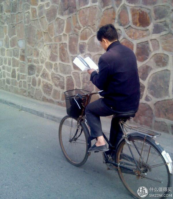 陈翔（漫画图），微信头像，陈翔（漫画图）（丑大叔和他收藏的老版本漫画们）