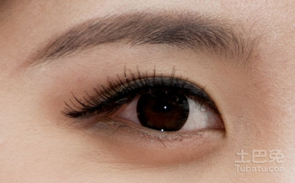 左眼跳是什么预兆，左眼跳是什么预兆时辰（左眼皮跳是什么征兆）