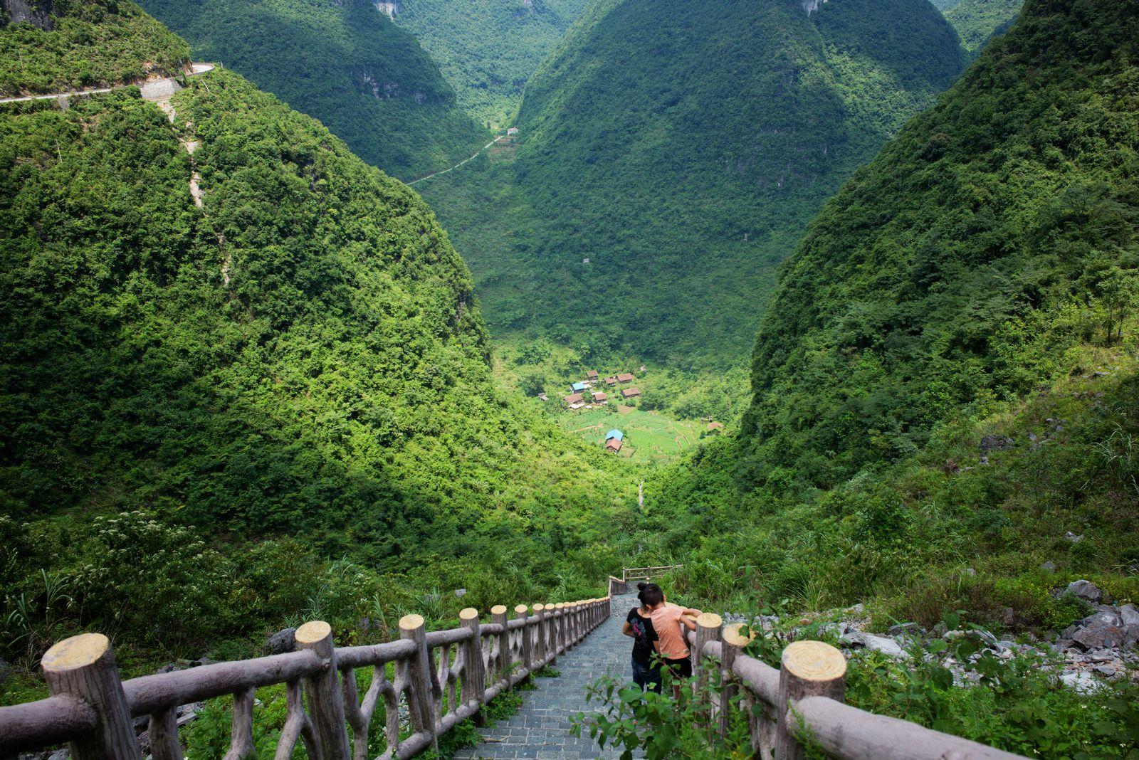 世界上最深的洼地，世界上最深的洼地是(高级题)（世界上最陡最深的大洼地在这里）