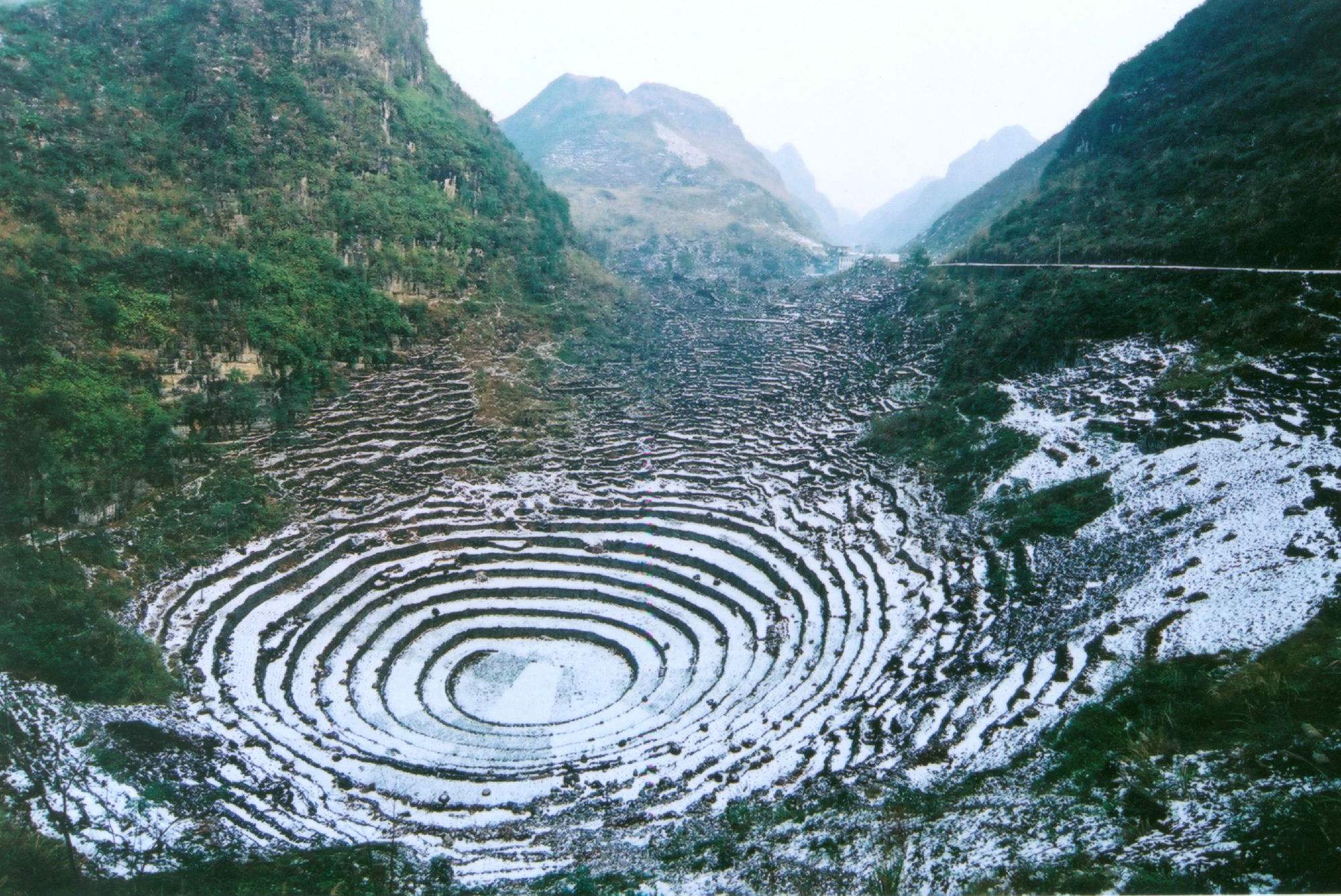 世界上最深的洼地，世界上最深的洼地是(高级题)（世界上最陡最深的大洼地在这里）