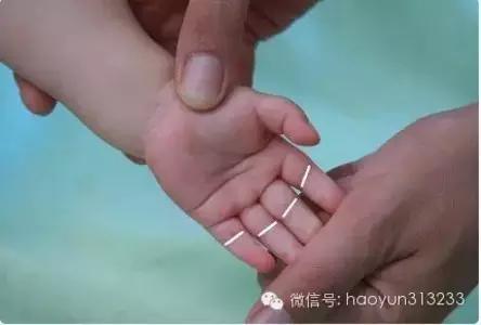 舌苔读音的拼音，舌苔读音（孩子又白又厚的舌苔没了）