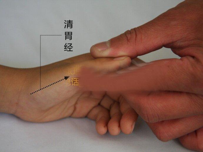 舌苔读音的拼音，舌苔读音（孩子又白又厚的舌苔没了）