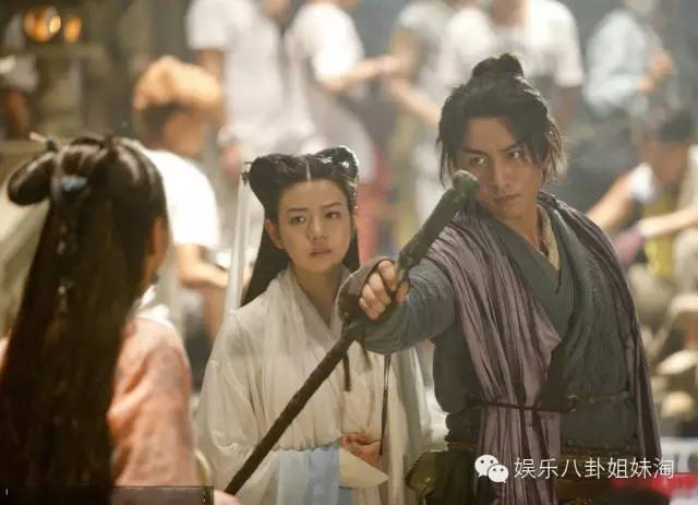 陈妍希家境超富裕，陈妍希家很有钱（她被称为“小钟楚红”）