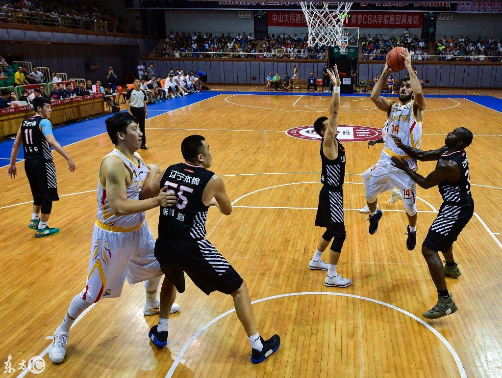 外国人都来打CBA了，你知道为啥吗？服这几个理由，这很CBA