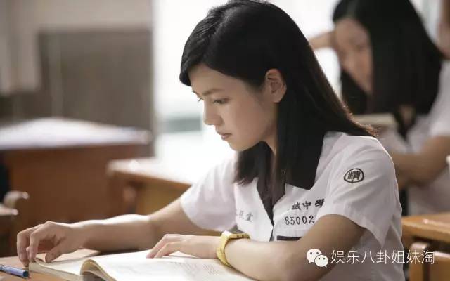 陈妍希家境超富裕，陈妍希家很有钱（她被称为“小钟楚红”）