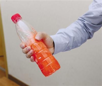 金桔柠檬水的做法，怎么做金桔冰糖柠檬饮（DIY最洋气的柠檬金桔饮）