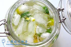 金桔柠檬水的做法，怎么做金桔冰糖柠檬饮（DIY最洋气的柠檬金桔饮）