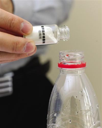 金桔柠檬水的做法，怎么做金桔冰糖柠檬饮（DIY最洋气的柠檬金桔饮）