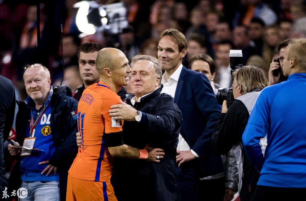 悲叹！荷兰无缘世界杯，罗本悲情告别国家队