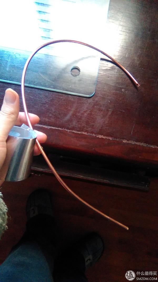 冰箱积水怎么处理，冰箱冷藏室有水（2种冰箱冷藏室积水的泄水管疏通方法）