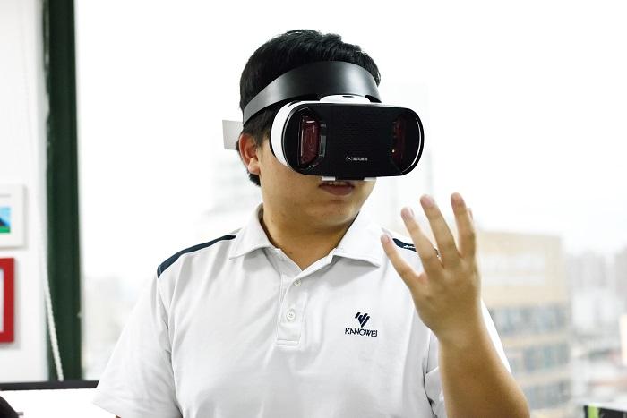 暴风魔镜app下载，暴风魔镜3（国产VR设备的急先锋）