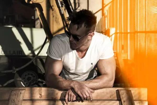 正手反手引体向上的好处，做引体向上注意事项（引体向上正手反手区别在哪里）