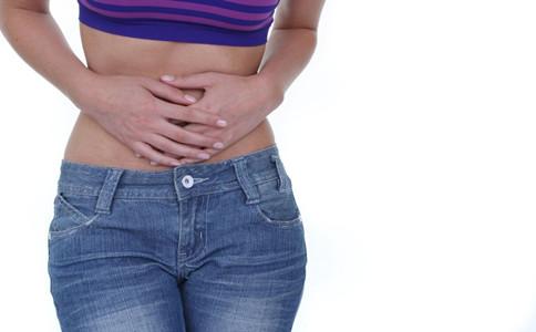 卵巢积液是什么原因造成的，女人小腹疼痛腰疼是什么原因（盆腔积液的症状有哪些）