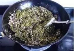 艾叶大蒜煮鸡蛋，五月端午艾煮鸡蛋（赏花踏青尝美食）