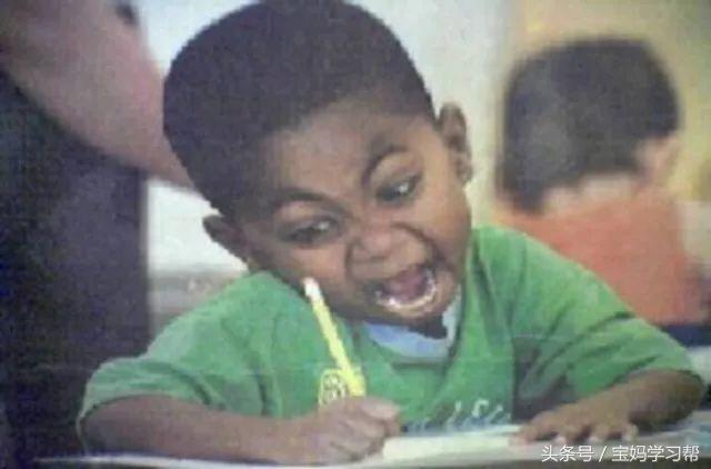 堃怎么读，堃怎么读 拼音（不然很可能变成章子怡这样……）