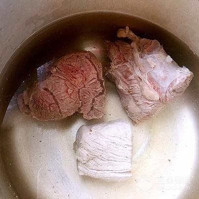卤牛肉的制作方法，卤牛肉的制作方法和步骤（自制卤牛肉的做法）