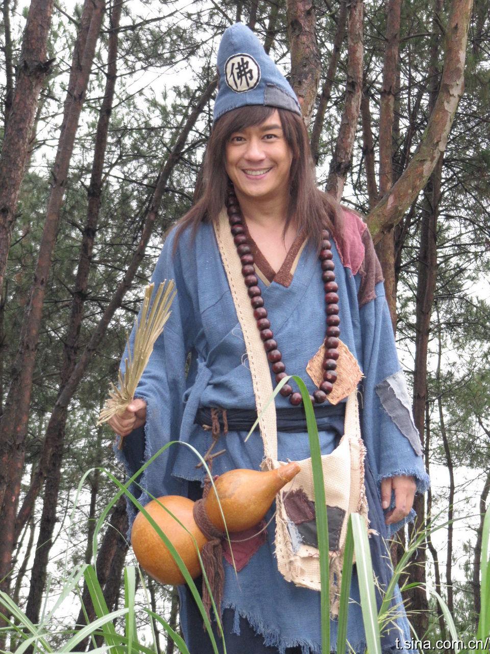 济公(1130-1209),原名李修元,出生于天台,是南宋禅宗高僧,法名道济.